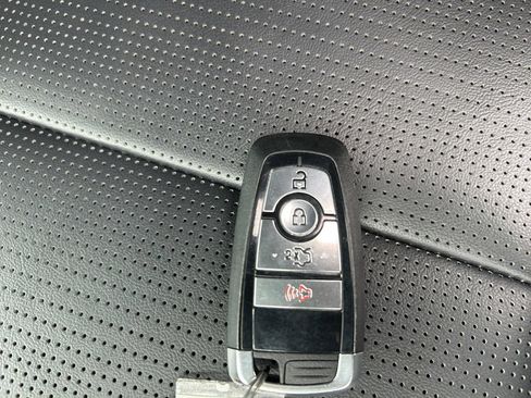 Used 2025 Ford Mustang GT Premium RWD image 32