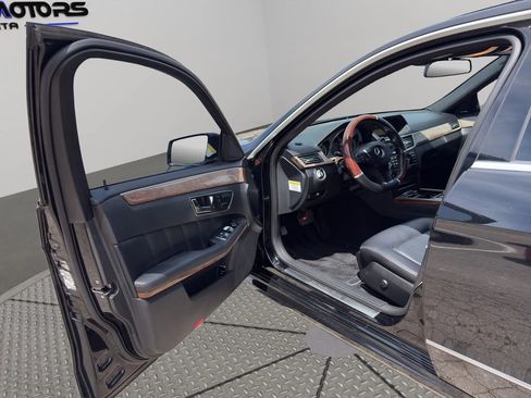 Used 2011 Mercedes-Benz E 350 Sedan image 23