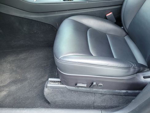 Used 2023 Tesla Model Y Long Range image 23