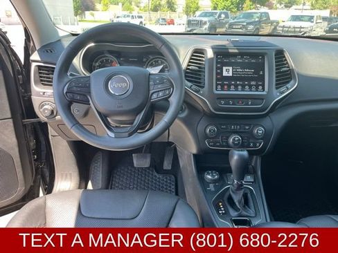 Used 2021 Jeep Cherokee Trailhawk w/ Technology Group AWD/4WD image 19