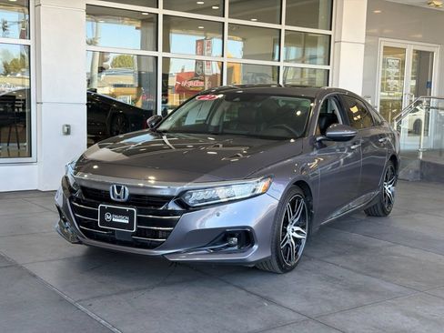 Used 2022 Honda Accord Touring image 2