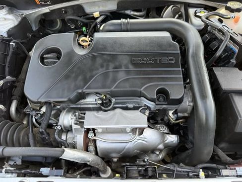 Certified 2021 Chevrolet Malibu LT FWD image 30