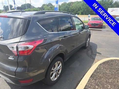Used 2017 Ford Escape SE w/ Equipment Group 201A AWD/4WD image 3