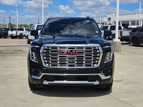 Used 2025 GMC Yukon Denali image 9