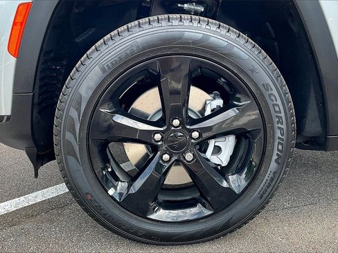 New 2025 Jeep Grand Cherokee L Limited w/ Black Appearance Package image 12