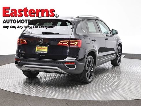 Used 2024 Volkswagen Taos SE image 5