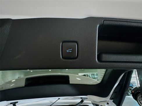 Used 2022 Ford Escape SEL FWD image 21