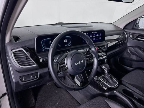 Certified 2025 Kia Seltos S image 9