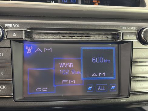 Used 2013 Toyota RAV4 Limited AWD/4WD image 21