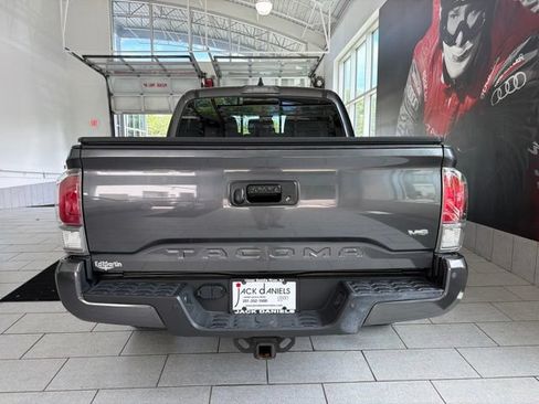Used 2021 Toyota Tacoma TRD Off-Road w/ Technology Package AWD/4WD image 4