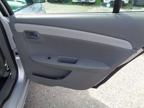 Used 2010 Chevrolet Malibu LS FWD image 12