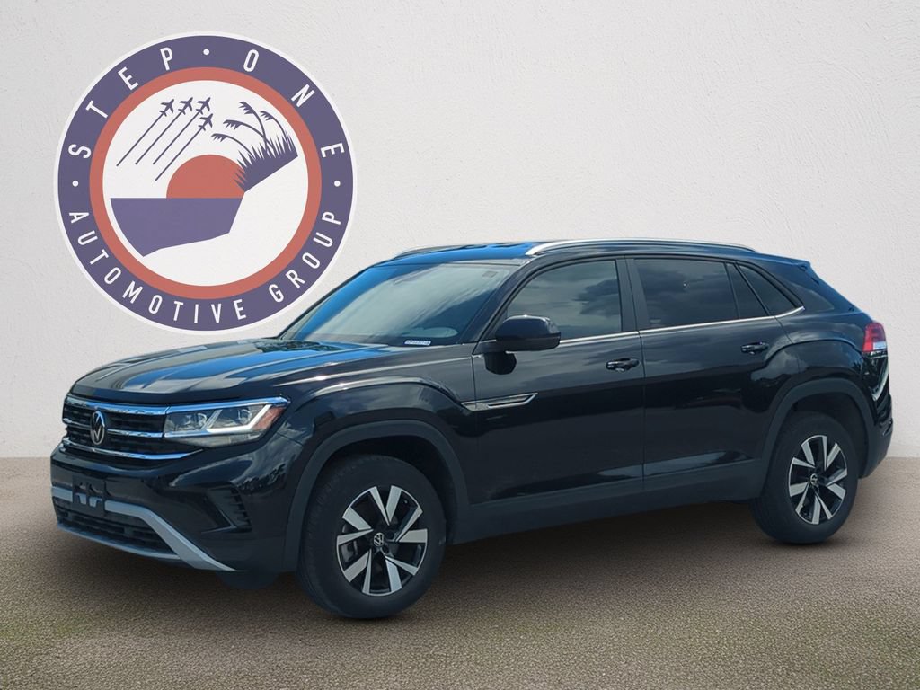 Used 2023 Volkswagen Atlas Cross Sport SE FWD image 2