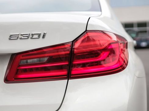Used 2017 BMW 530i xDrive AWD/4WD image 14
