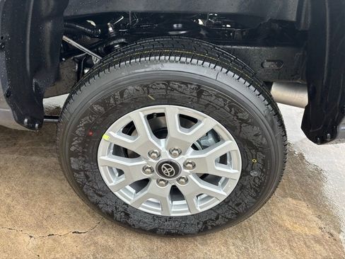 Used 2025 Toyota Tacoma SR5 image 10