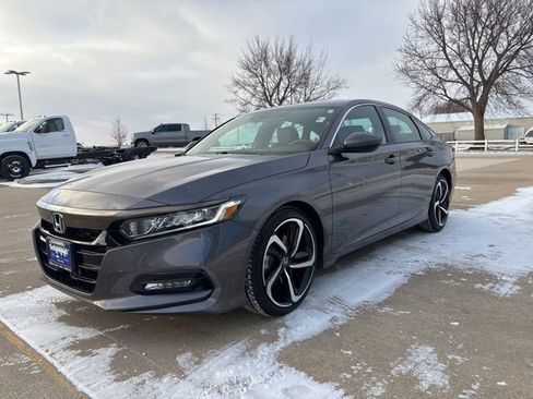 Used 2020 Honda Accord Sport image 4