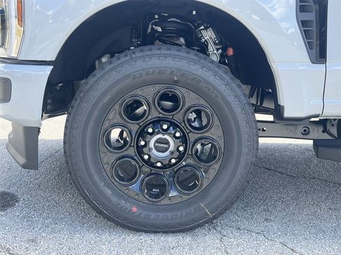 New 2026 Ford F250 Lariat w/ Black Appearance Package image 39