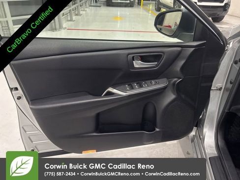 Used 2017 Toyota Camry SE w/ Four Season Floor Mat Package FWD image 12
