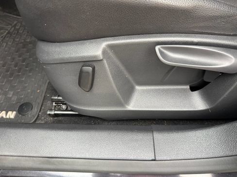 Used 2012 Volkswagen Tiguan S FWD image 18