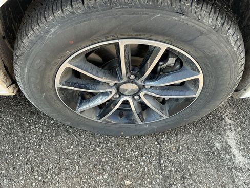 Used 2016 Dodge Grand Caravan R/T image 14