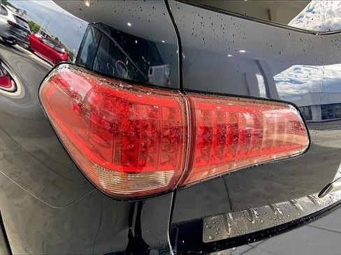Used 2017 INFINITI QX80 2WD w/ Driver Assistance Package image 27