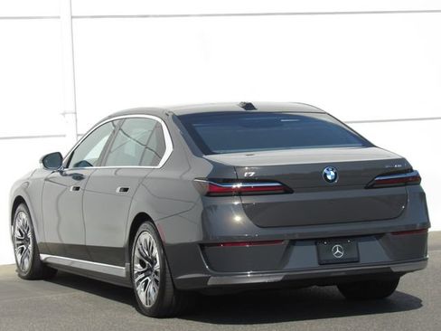 Used 2023 BMW i7 xDrive60 AWD/4WD image 5