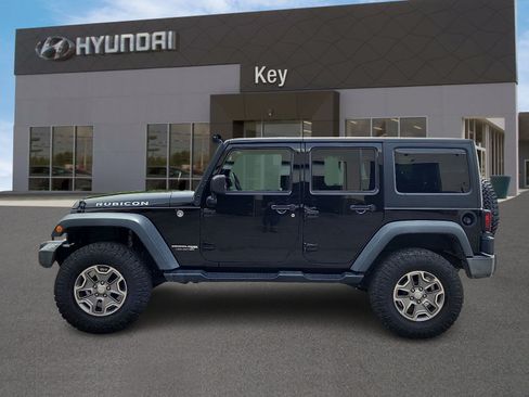 Used 2018 Jeep Wrangler Unlimited Rubicon w/ Connectivity Group AWD/4WD image 6