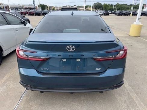 Used 2025 Toyota Camry SE w/ Convenience Package FWD image 6