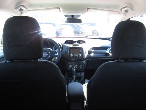 Used 2019 Jeep Renegade Sport image 7