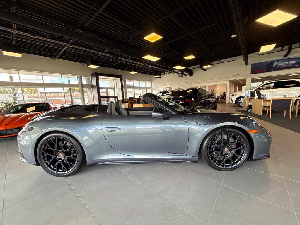 Used 2026 Porsche 911 Carrera GTS RWD image 5
