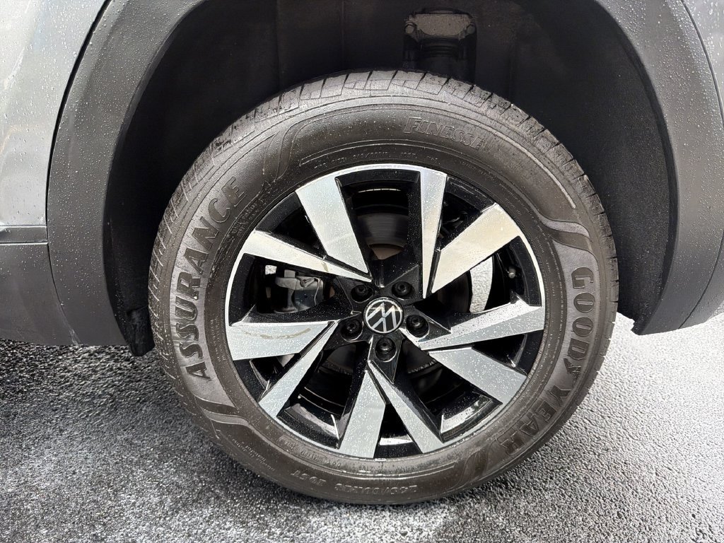 Used 2023 Volkswagen Atlas Cross Sport SE AWD/4WD image 48