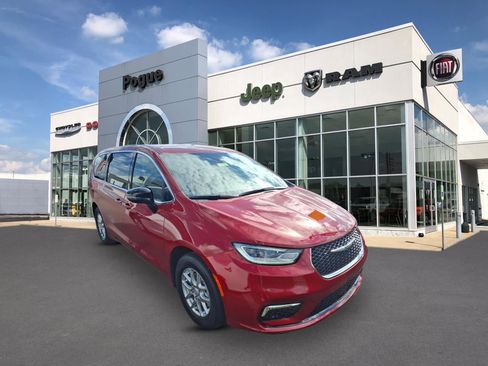 New 2026 Chrysler Pacifica Select FWD image 1