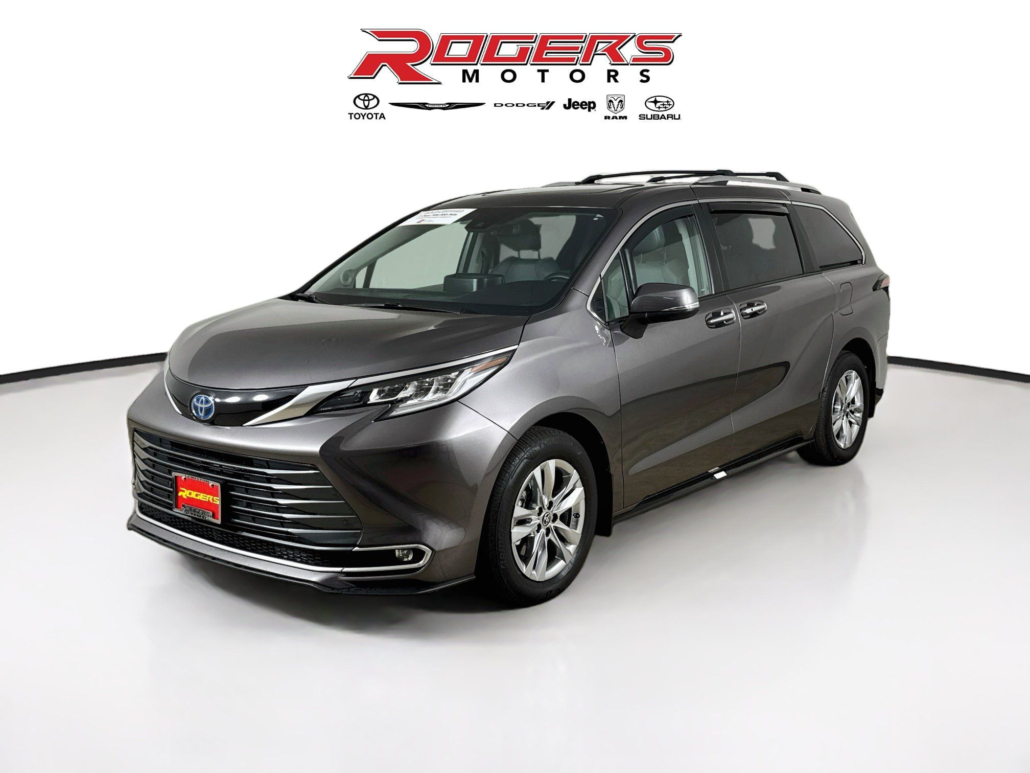 Certified 2023 Toyota Sienna Limited AWD/4WD image 8