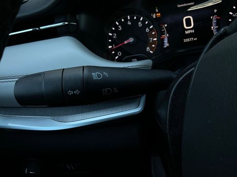 Used 2025 Jeep Compass Limited image 38