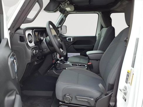 New 2026 Jeep Gladiator Sport AWD/4WD image 9