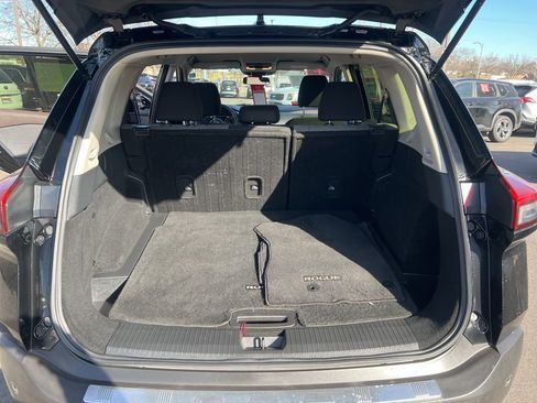 Certified 2023 Nissan Rogue SV image 12