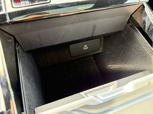 Used 2025 Land Rover Range Rover Sport SE image 26