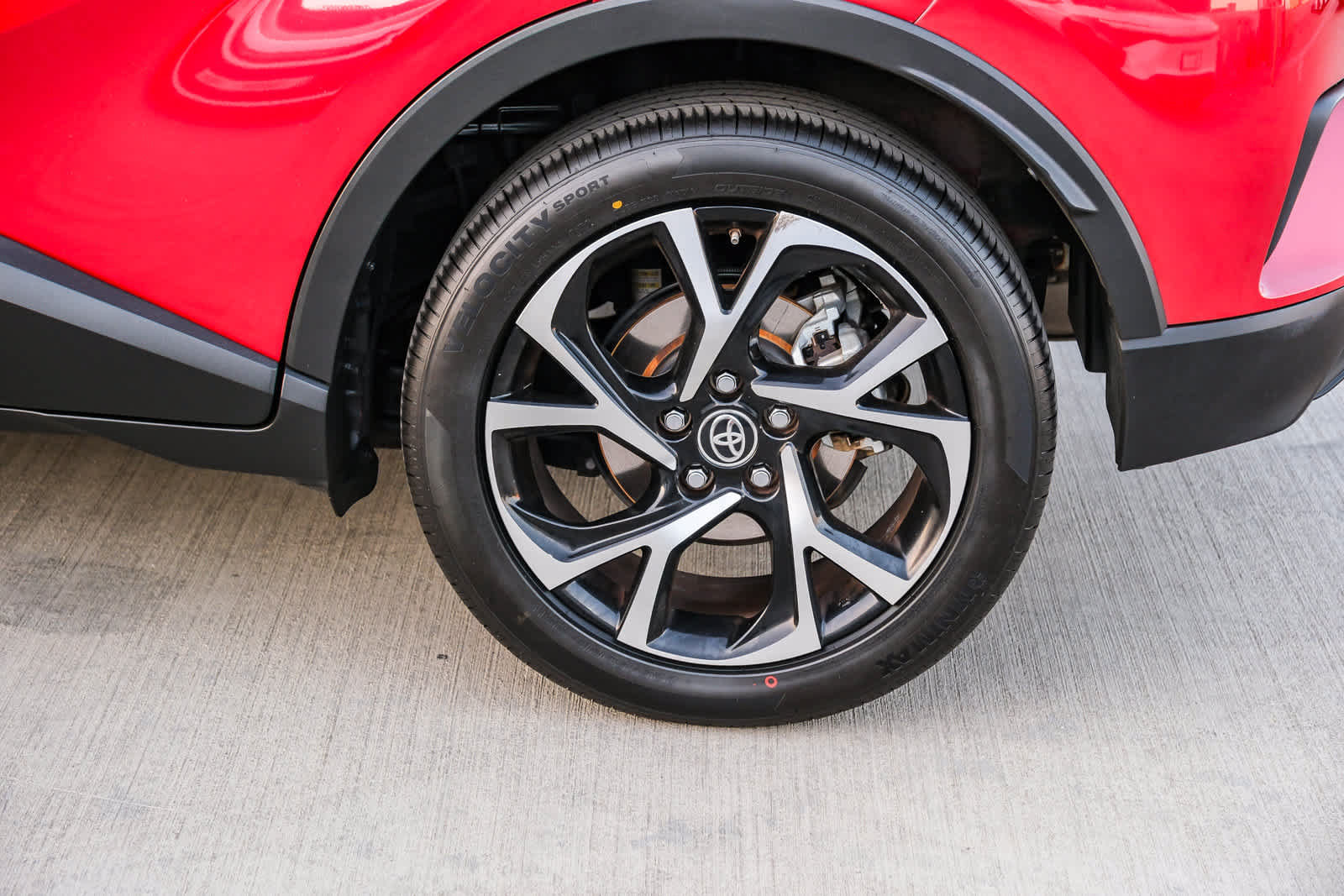 Certified 2020 Toyota C-HR XLE FWD image 9