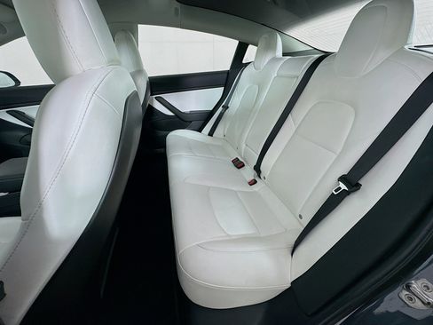 Used 2019 Tesla Model 3 Standard Range image 26