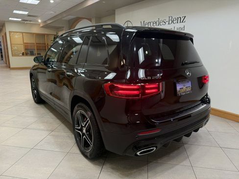Certified 2024 Mercedes-Benz GLB 250 image 3