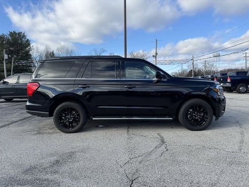 Used 2023 Ford Expedition XLT image 9