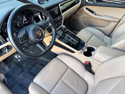Used 2023 Porsche Macan image 4