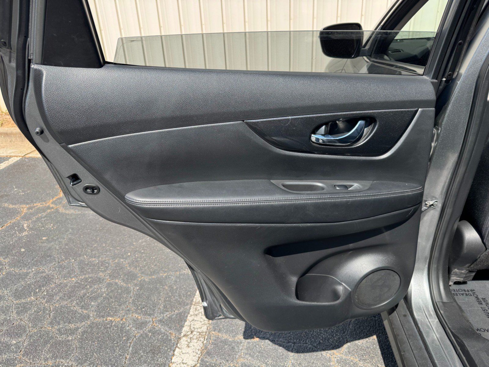 Used 2017 Nissan Rogue SV FWD image 35