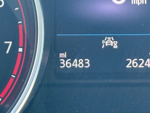 Used 2021 Volkswagen Tiguan SE image 18