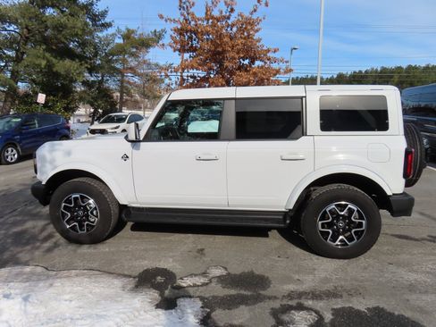 Used 2025 Ford Bronco Outer Banks image 8