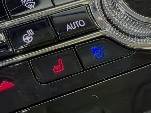 Used 2022 Lincoln Corsair AWD w/ Premium Package image 22