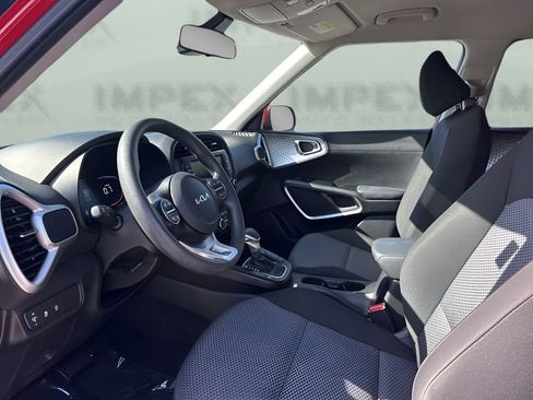 Used 2024 Kia Soul LX w/ Option Group 015 image 9