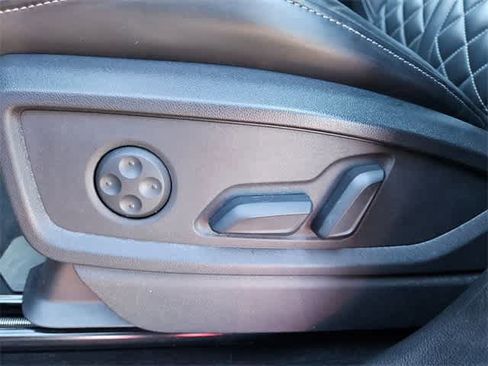 Used 2020 Audi SQ5 Prestige image 16