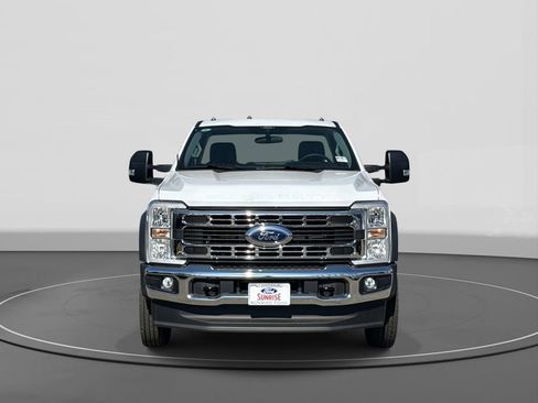 New 2026 Ford F450 XL w/ XL Chrome Package image 3