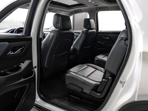 Used 2018 Chevrolet Traverse LT FWD image 50
