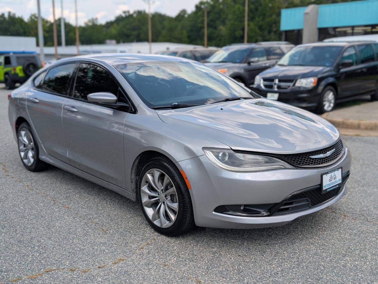 Used 2015 Chrysler 200 S w/ Comfort Group FWD image 10